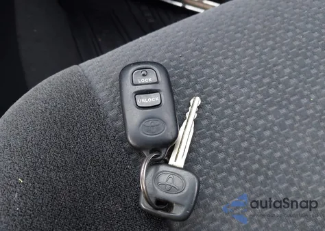 2004 Toyota Corolla S из США, поврежденный, VIN 2T1BR32E54C176627